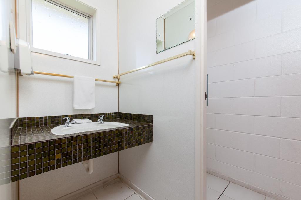 Sunset Lodge Motel Taupaki Δωμάτιο φωτογραφία