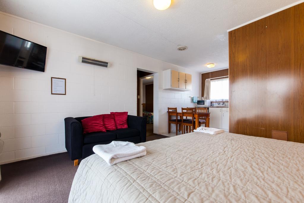 Sunset Lodge Motel Taupaki Δωμάτιο φωτογραφία