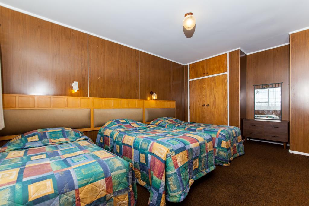 Sunset Lodge Motel Taupaki Δωμάτιο φωτογραφία