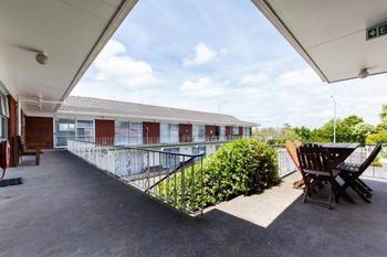 Sunset Lodge Motel Taupaki Εξωτερικό φωτογραφία