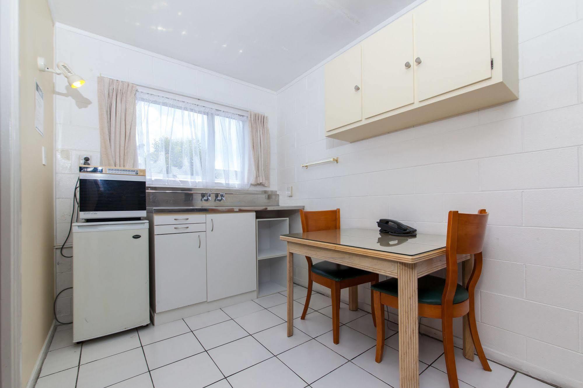 Sunset Lodge Motel Taupaki Εξωτερικό φωτογραφία